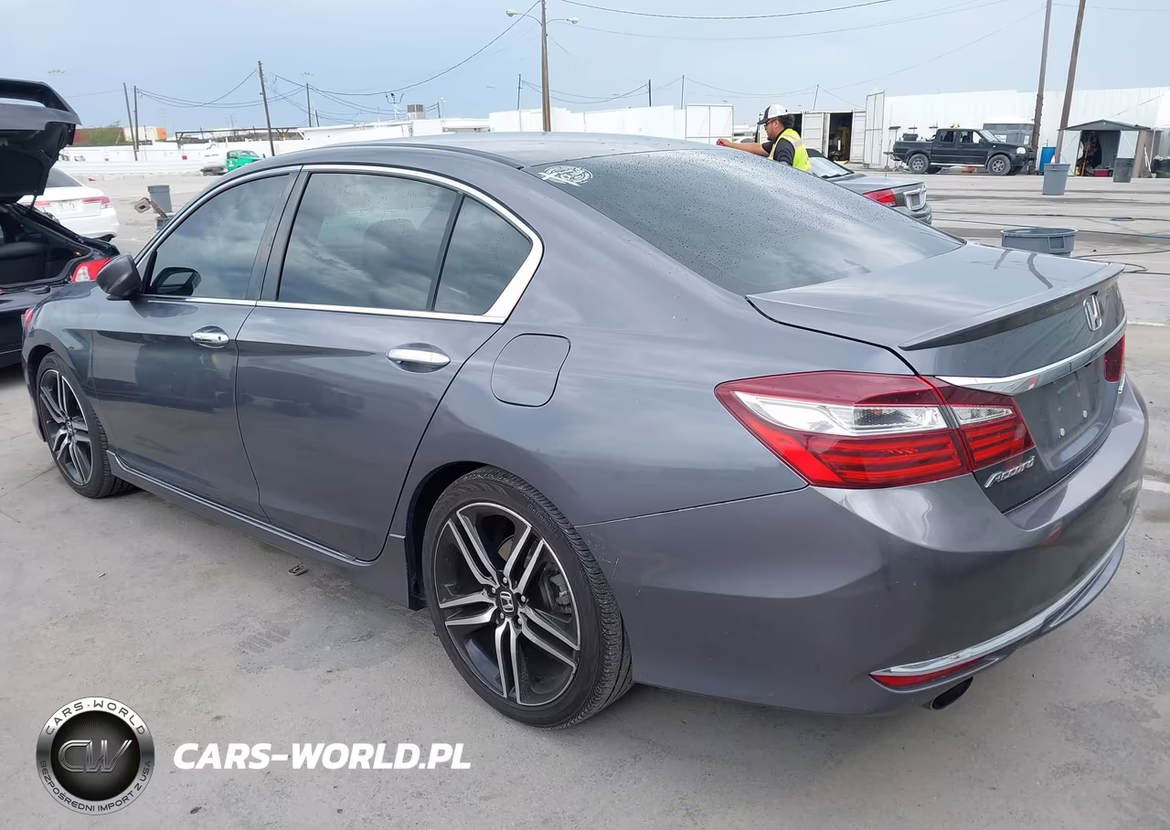 2017 Honda Accord Sport VIN:1HGCR2F59HA116211 - 3
