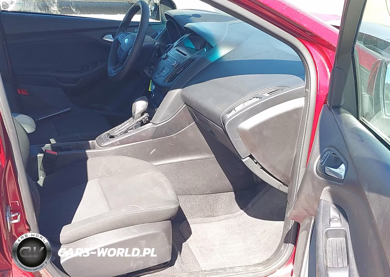 2017 Ford Focus Se VIN:1FADP3F20HL277139 - 5