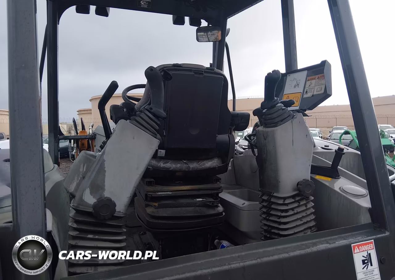 2023 Case 580Sv Backhoe Loader VIN:FNH580SVNZHH11511 - 8