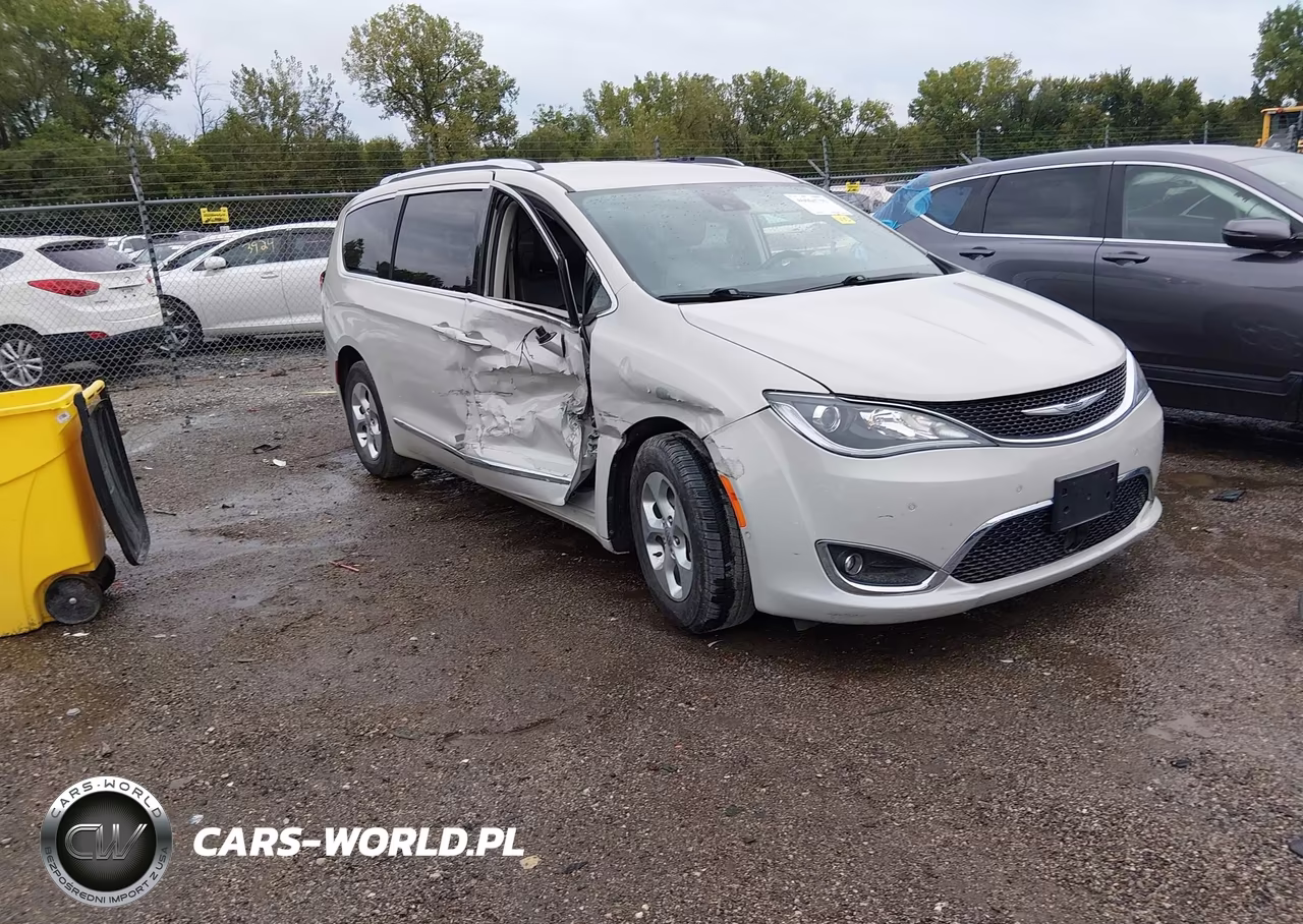 2017 Chrysler Pacifica Touring-L Plus