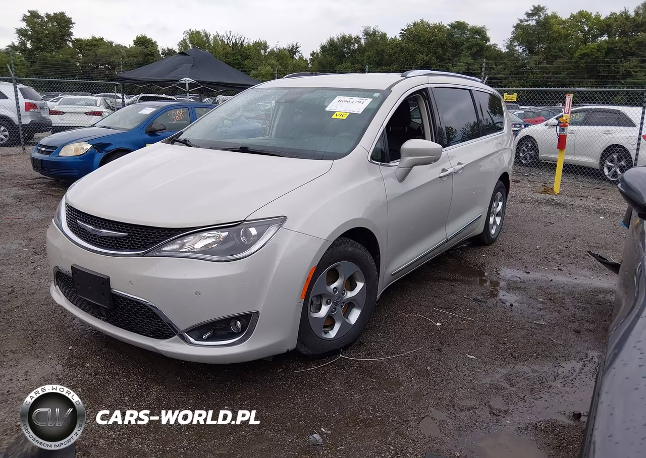 2017 Chrysler Pacifica Touring-L Plus VIN:2C4RC1EG1HR635935 - 2
