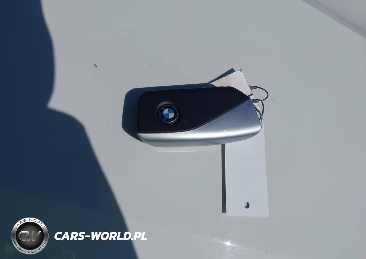 2025 BMW Ix xDrive50 VIN:WB523CF00SCS36265 - 11