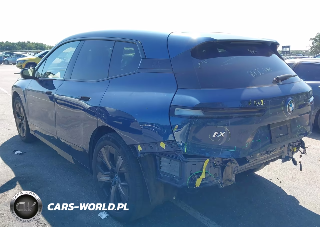 2025 BMW Ix xDrive50 VIN:WB523CF00SCS36265 - 3