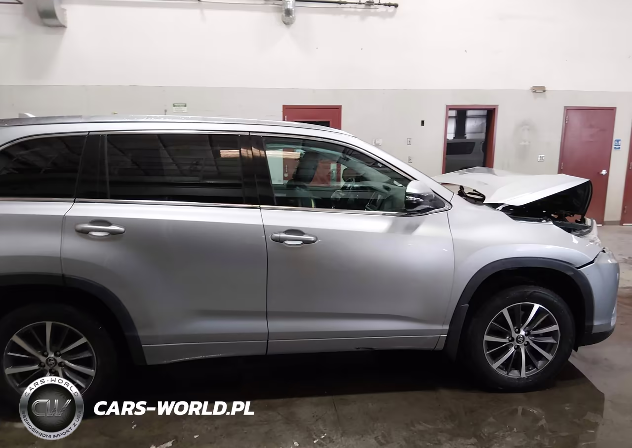 2018 Toyota Highlander Xle VIN:5TDJZRFH9JS541350 - 14