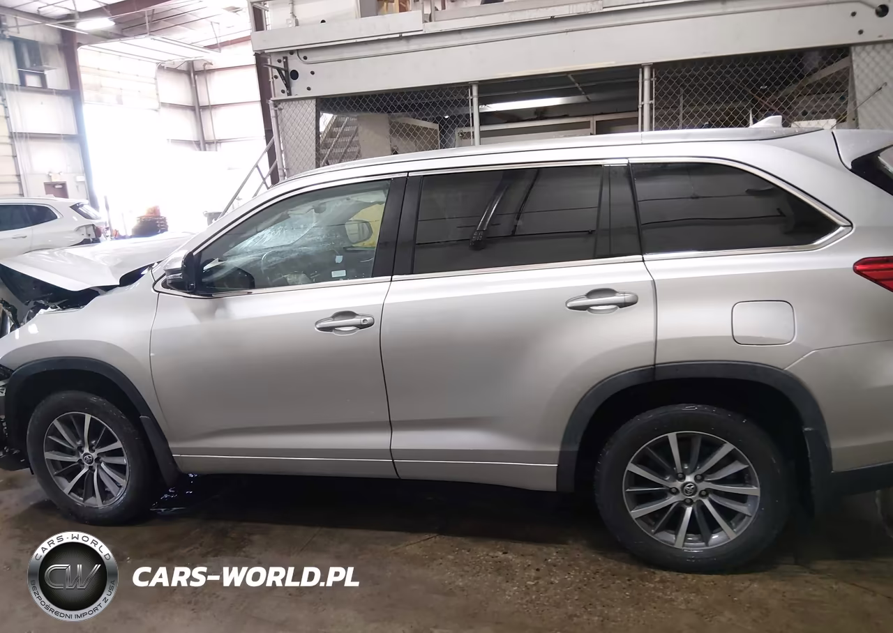 2018 Toyota Highlander Xle VIN:5TDJZRFH9JS541350 - 15