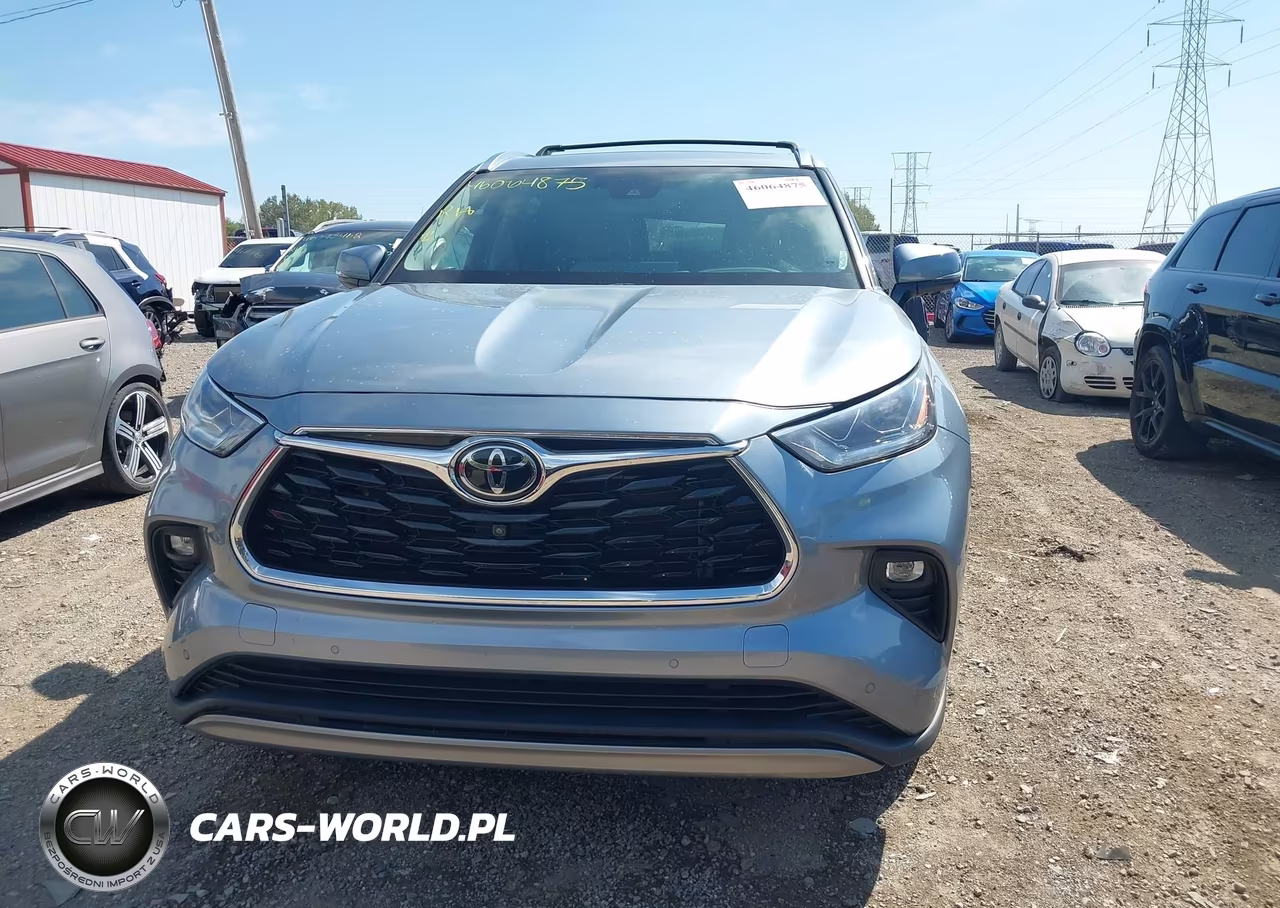 2023 Toyota Highlander Platinum VIN:5TDKDRBH2PS004790 - 13