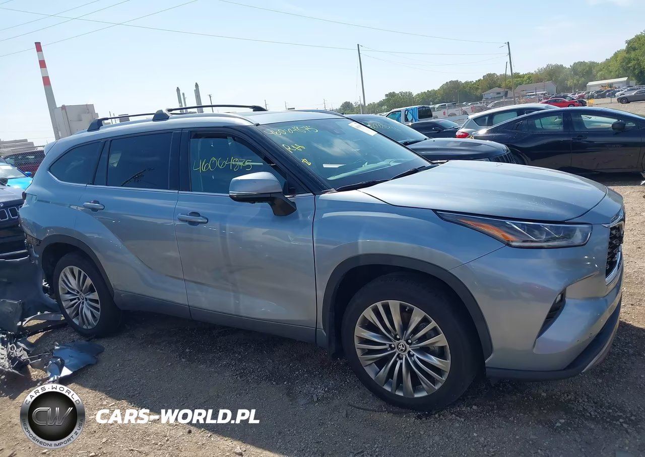 2023 Toyota Highlander Platinum VIN:5TDKDRBH2PS004790 - 14