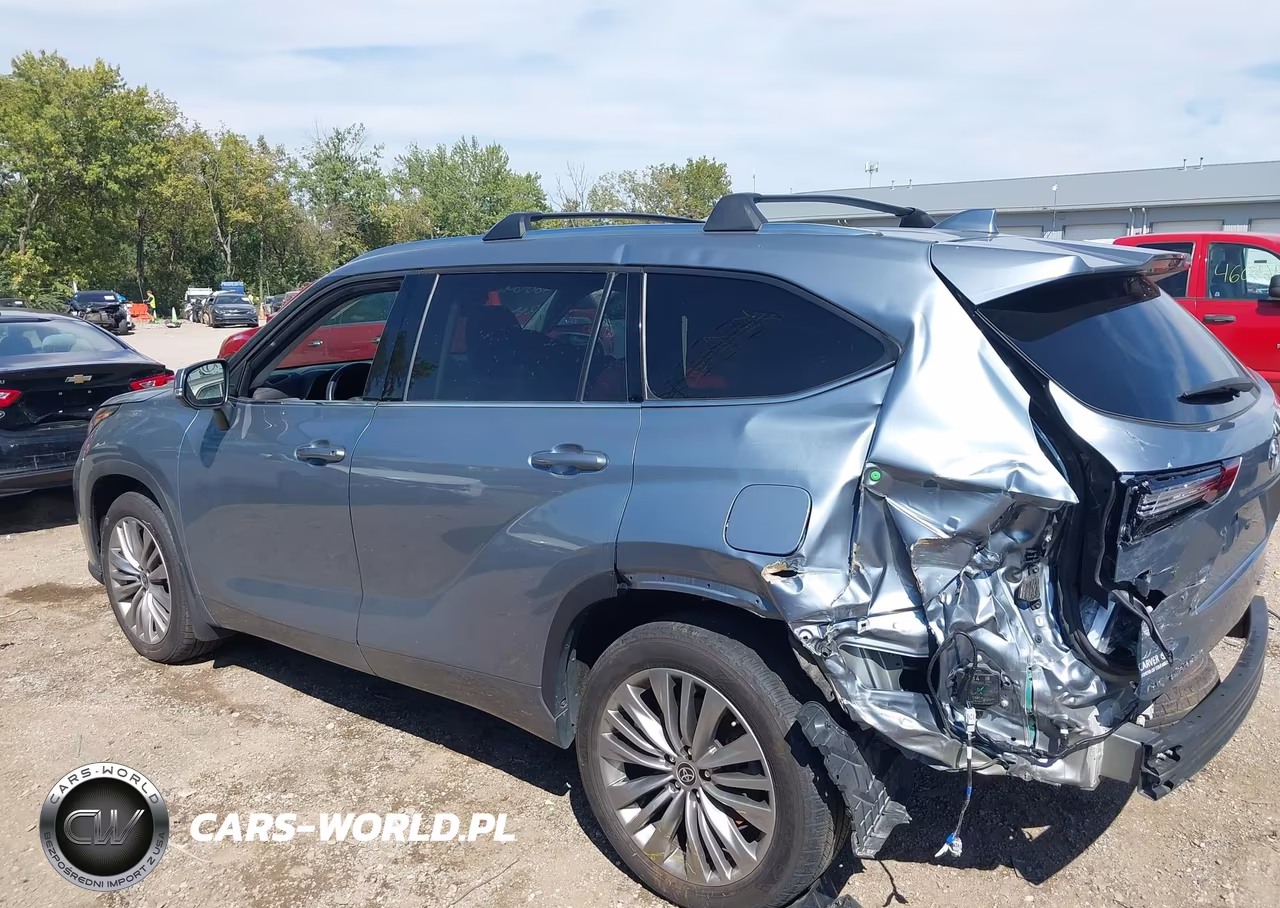 2023 Toyota Highlander Platinum VIN:5TDKDRBH2PS004790 - 15
