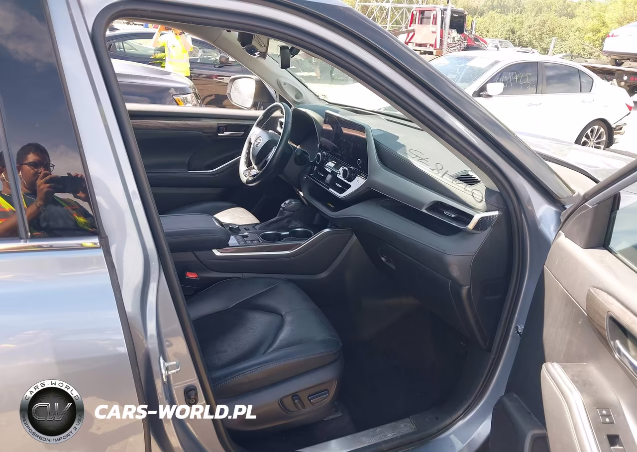 2023 Toyota Highlander Platinum VIN:5TDKDRBH2PS004790 - 5