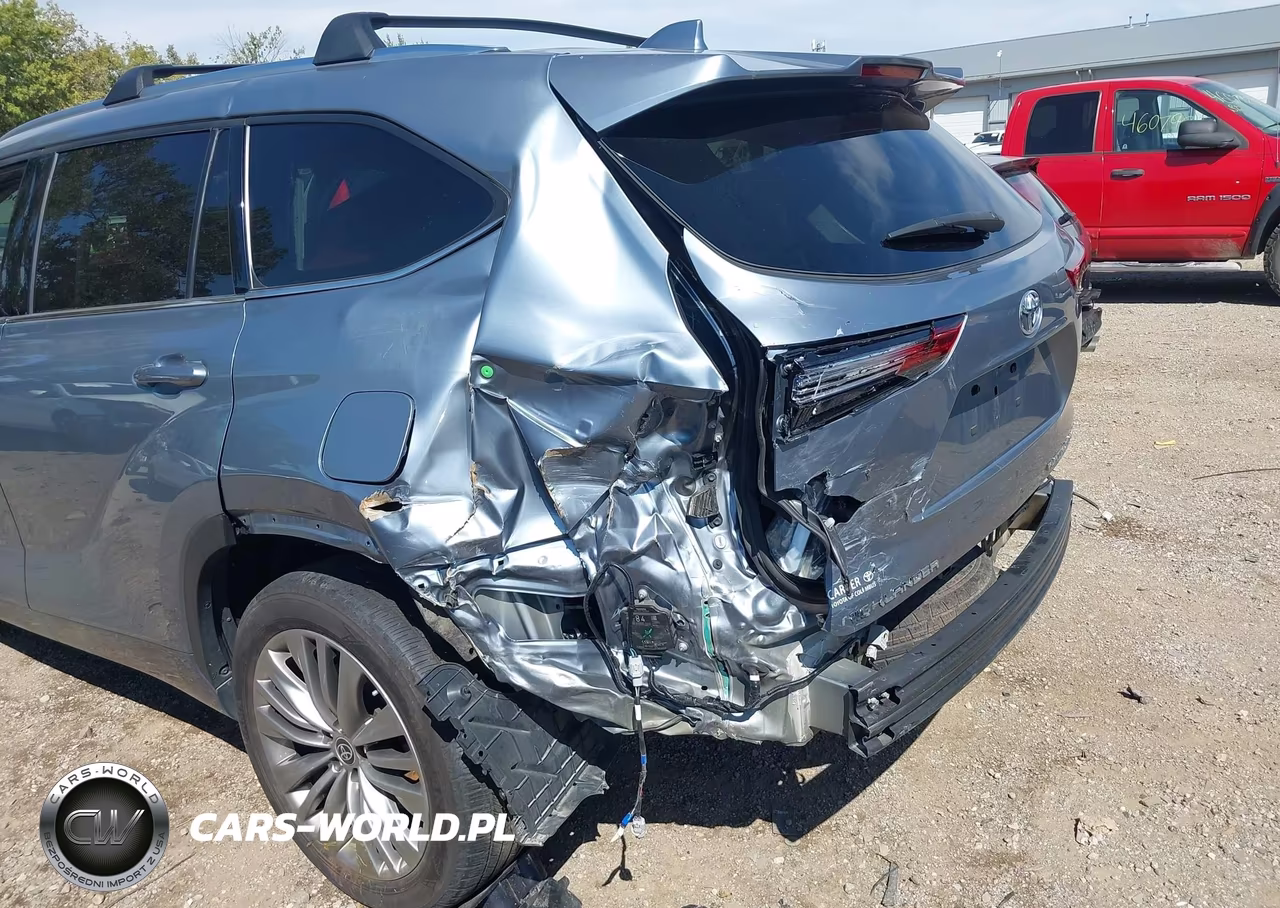 2023 Toyota Highlander Platinum VIN:5TDKDRBH2PS004790 - 6