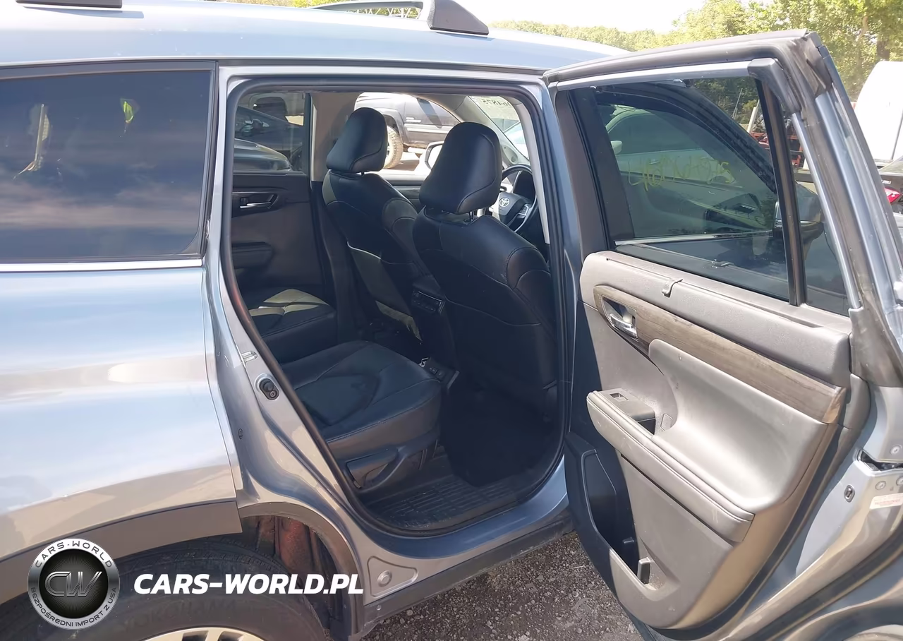 2023 Toyota Highlander Platinum VIN:5TDKDRBH2PS004790 - 8
