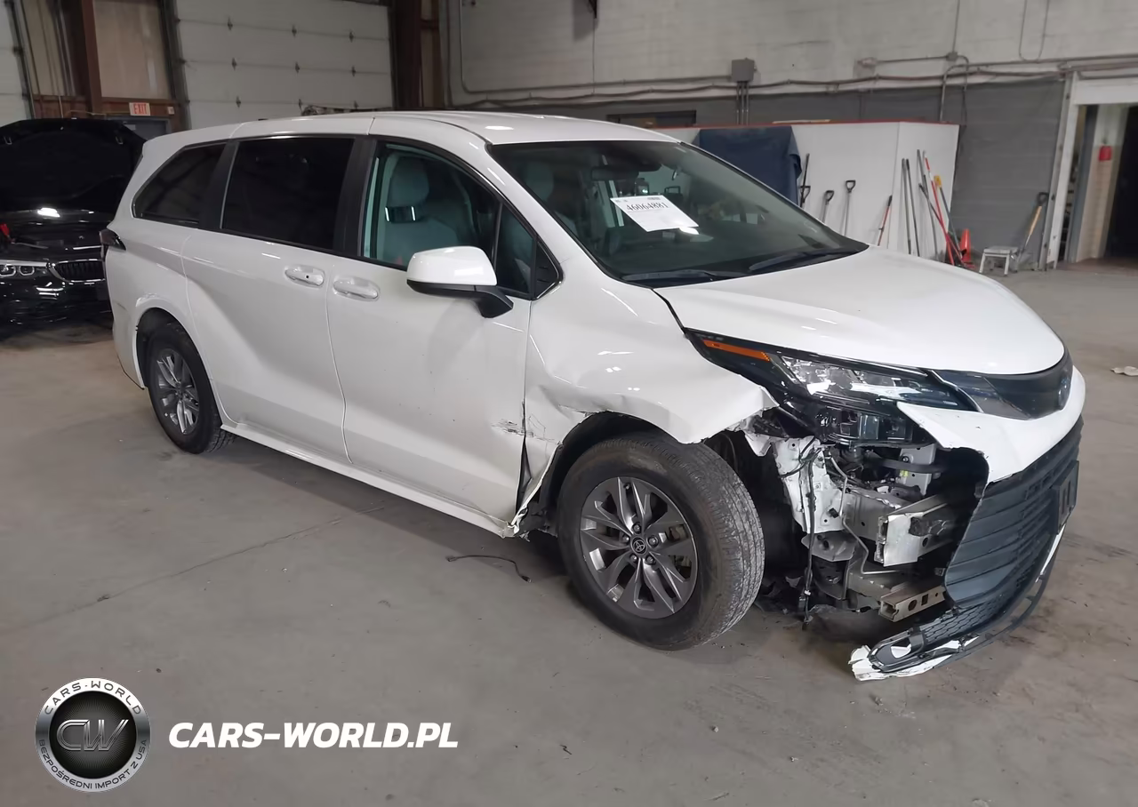 2022 Toyota Sienna Le – zdjęcie 1 z 16