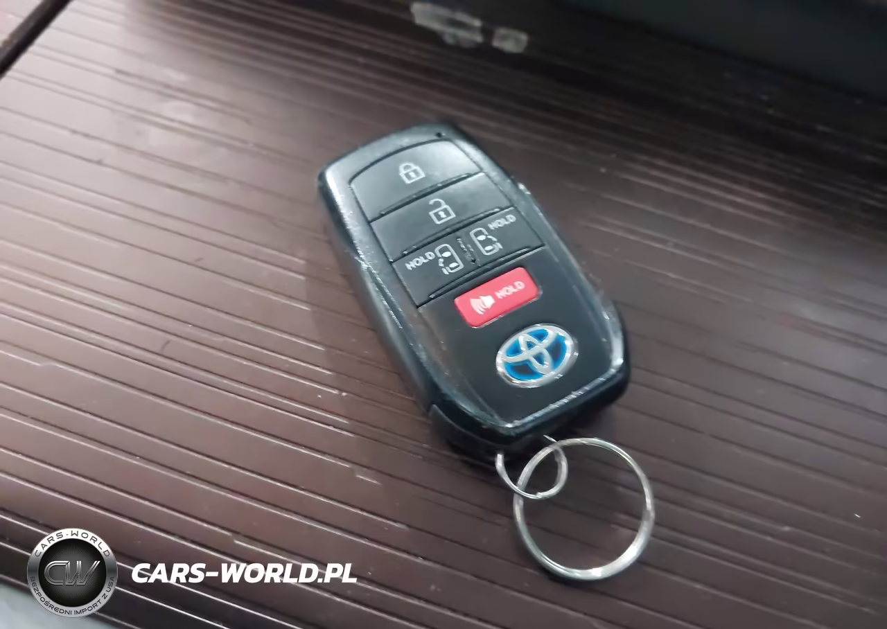 2022 Toyota Sienna Le VIN:5TDKRKEC3NS131344 - 11