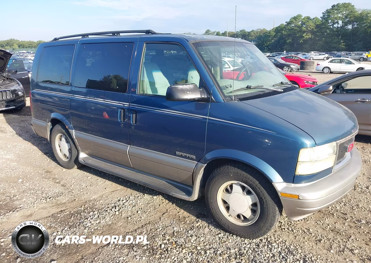 2002 GMC Safari Xt