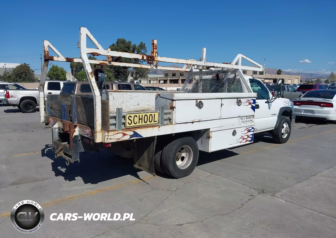 2003 Chevrolet Silverado 3500 Chassis VIN:1GBJC34UX3E335529 - 4