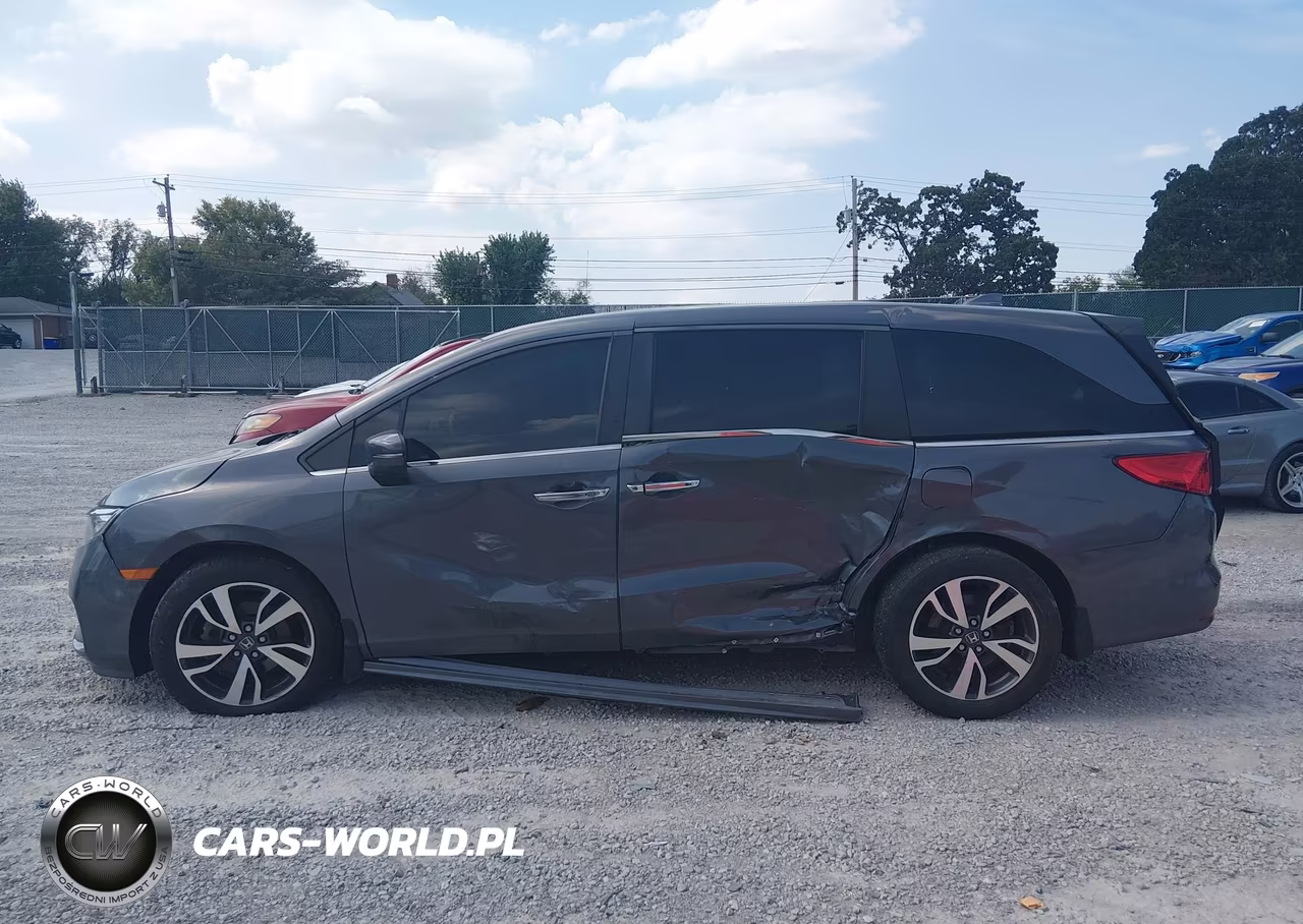 2021 Honda Odyssey Touring VIN:5FNRL6H84MB033960 - 14