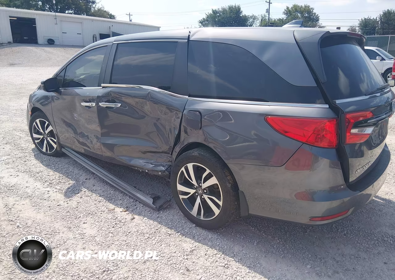 2021 Honda Odyssey Touring VIN:5FNRL6H84MB033960 - 3