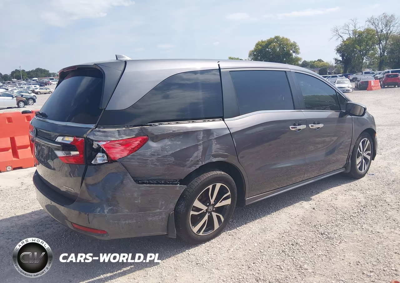 2021 Honda Odyssey Touring VIN:5FNRL6H84MB033960 - 4