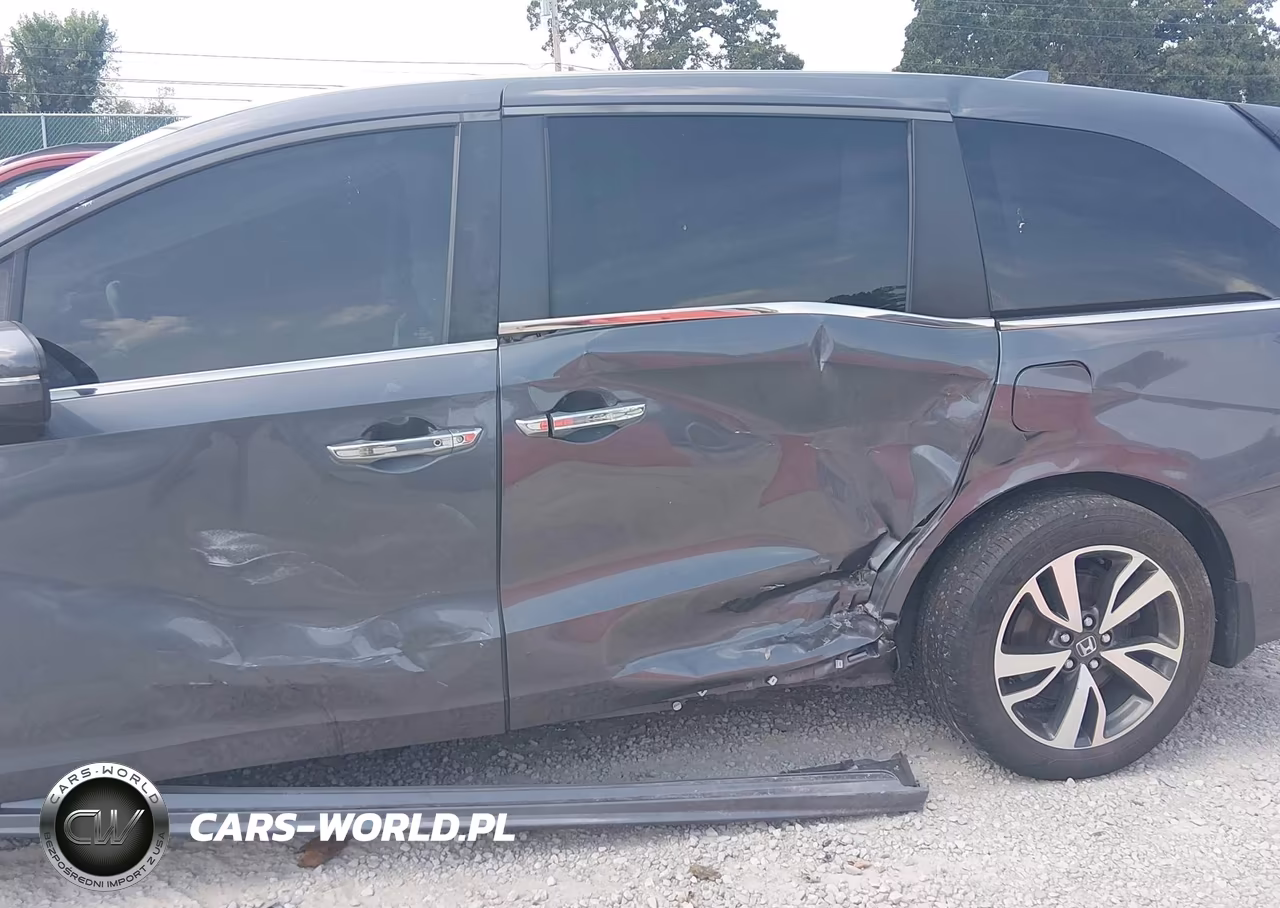 2021 Honda Odyssey Touring VIN:5FNRL6H84MB033960 - 6