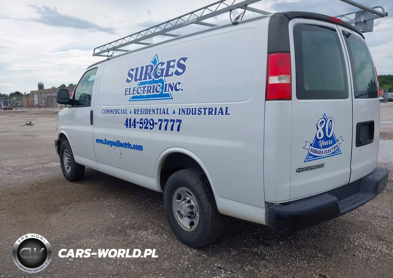 2018 Chevrolet Express 2500 Work Van VIN:1GCWGAFP0J1261527 - 3