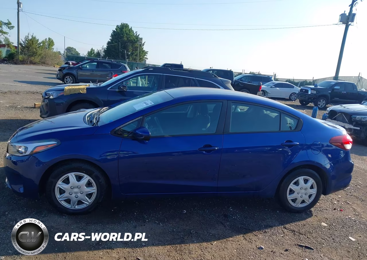 2018 Kia Forte Lx VIN:3KPFL4A75JE193890 - 15