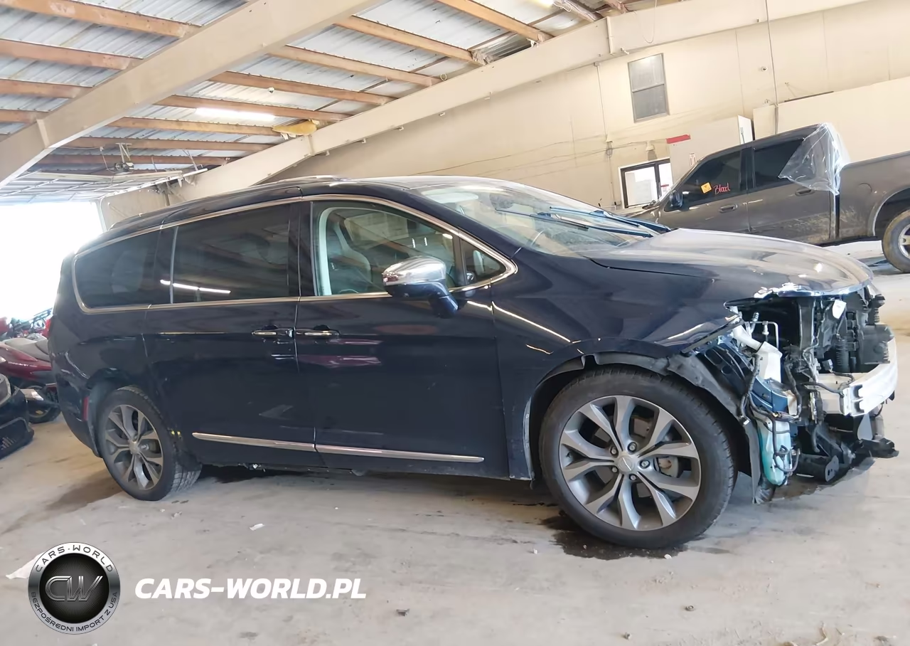 2018 Chrysler Pacifica Limited VIN:2C4RC1GGXJR108432 - 14