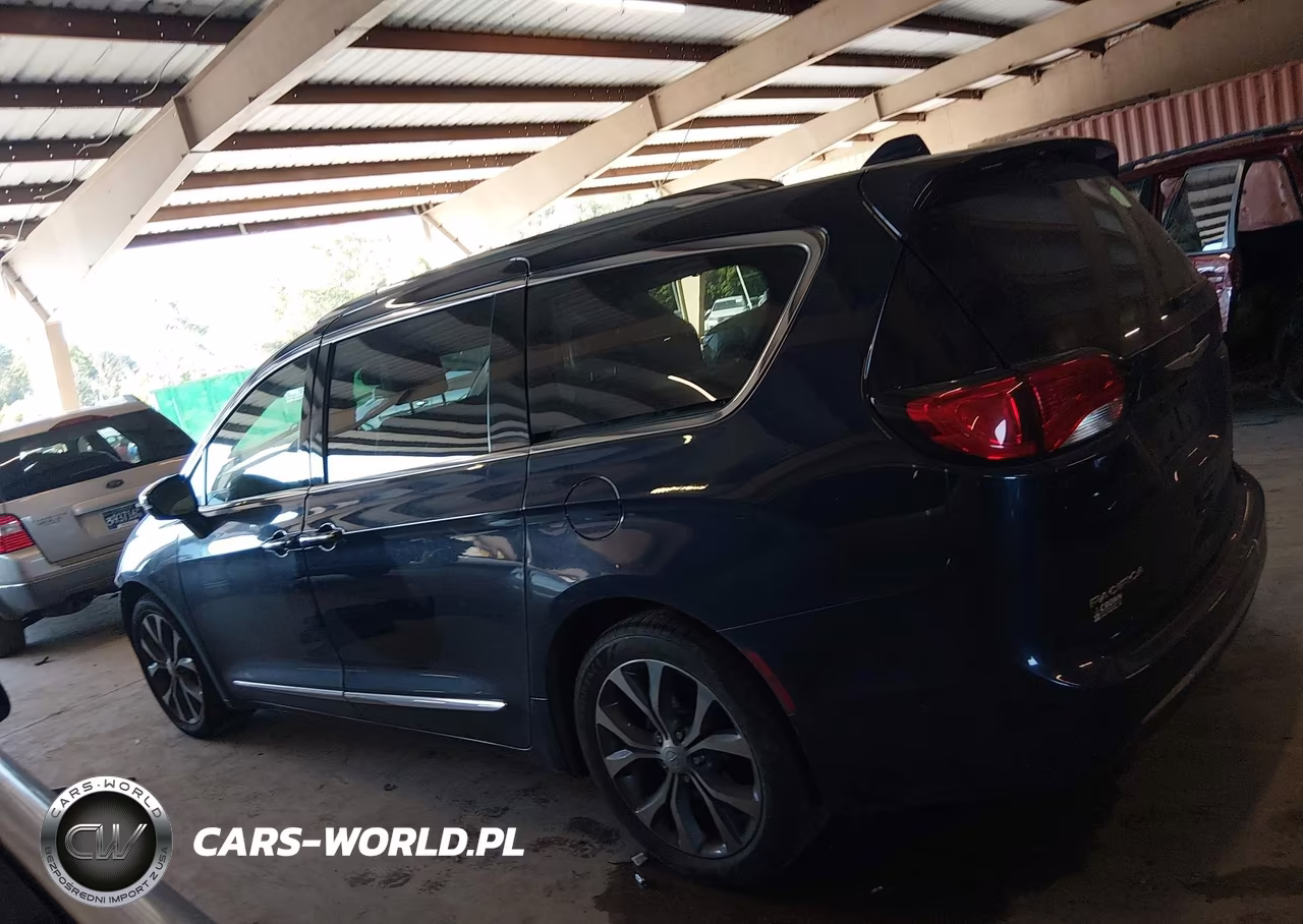 2018 Chrysler Pacifica Limited VIN:2C4RC1GGXJR108432 - 15