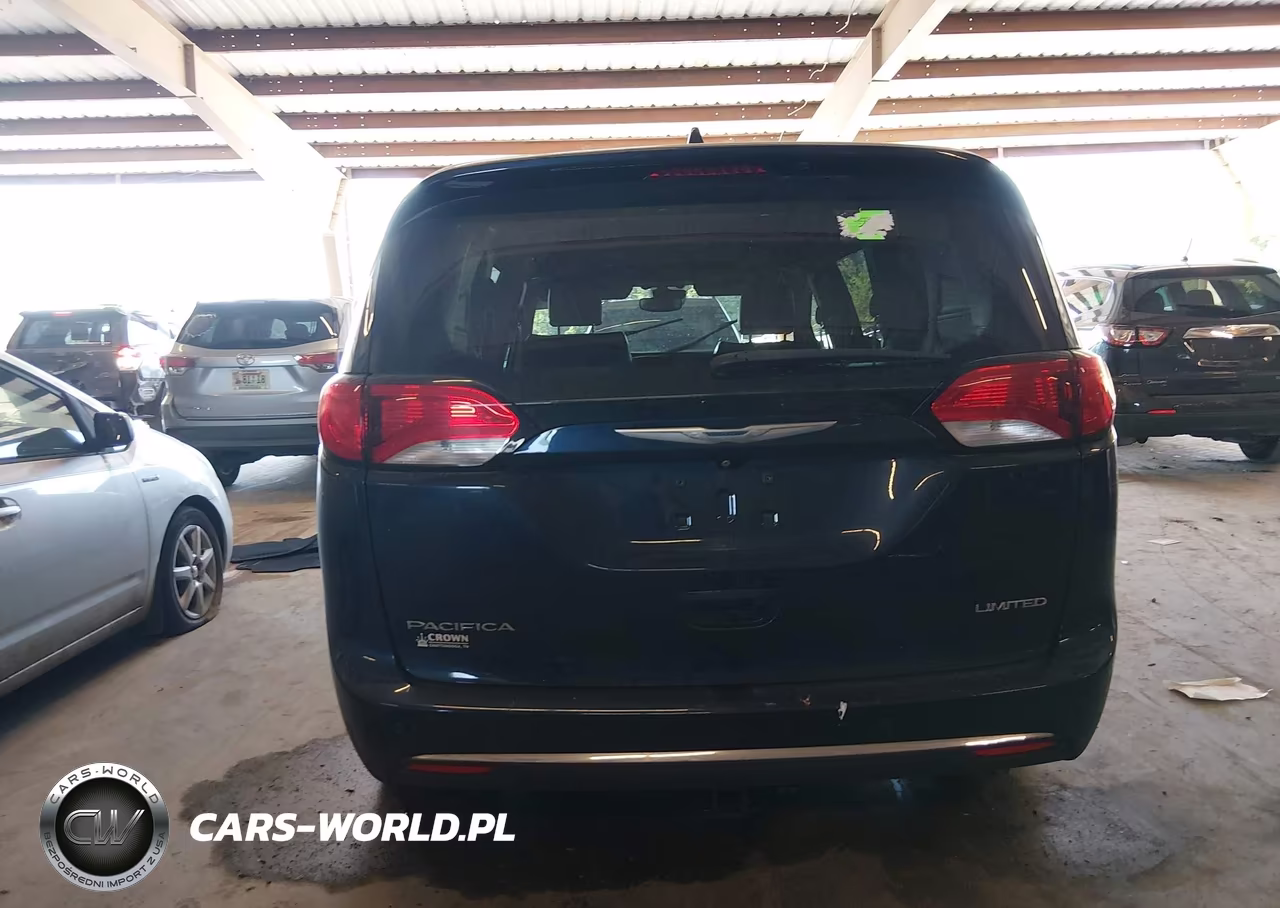 2018 Chrysler Pacifica Limited VIN:2C4RC1GGXJR108432 - 17