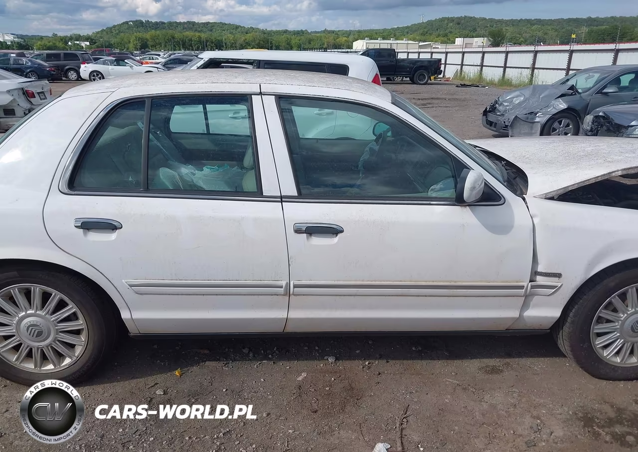 2010 Mercury Grand Marquis Ls (Fleet Only) VIN:2MEBM7FV9AX613437 - 13