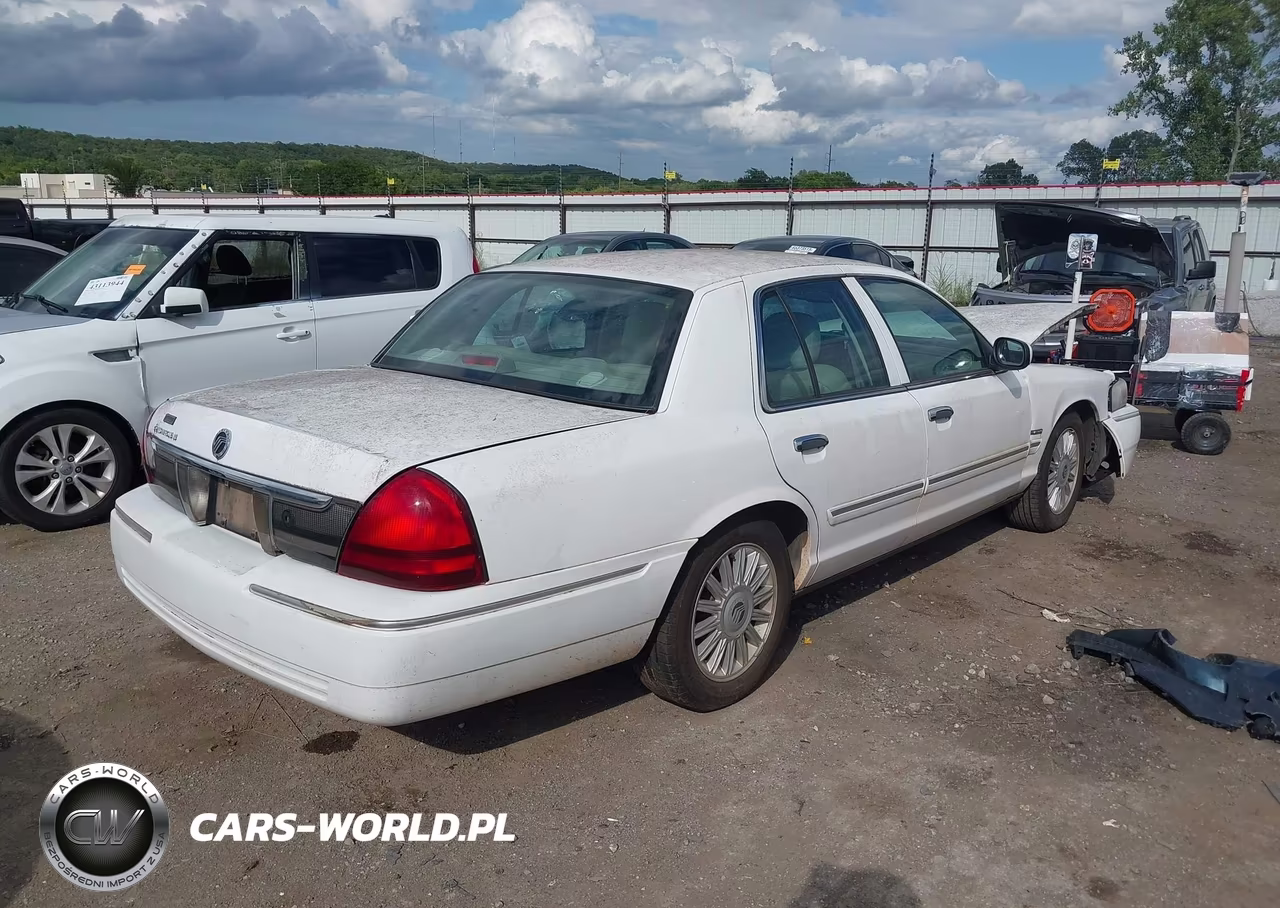 2010 Mercury Grand Marquis Ls (Fleet Only) VIN:2MEBM7FV9AX613437 - 4