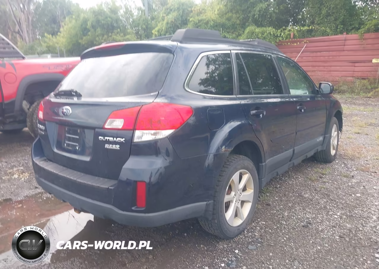 2013 Subaru Outback 2.5I Premium VIN:4S4BRBCC0D3300685 - 4