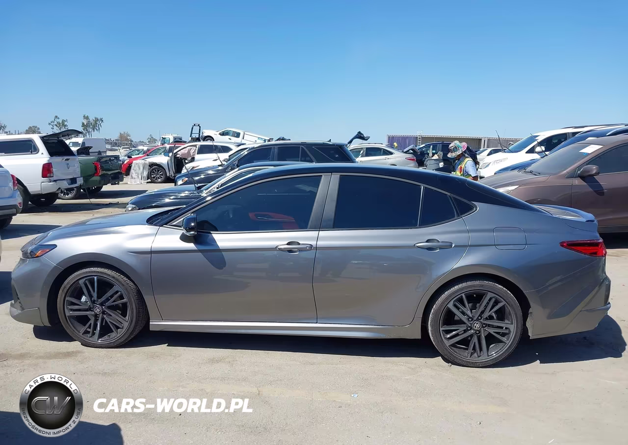 2026 Toyota Camry Xse VIN:4T1DAACK9TU689143 - 14