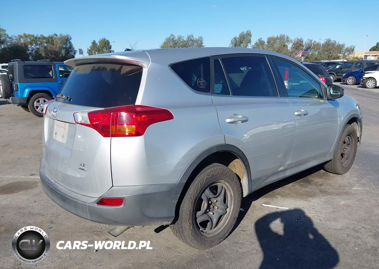 2015 Toyota Rav4 Le VIN:2T3BFREV6FW301425 - 4