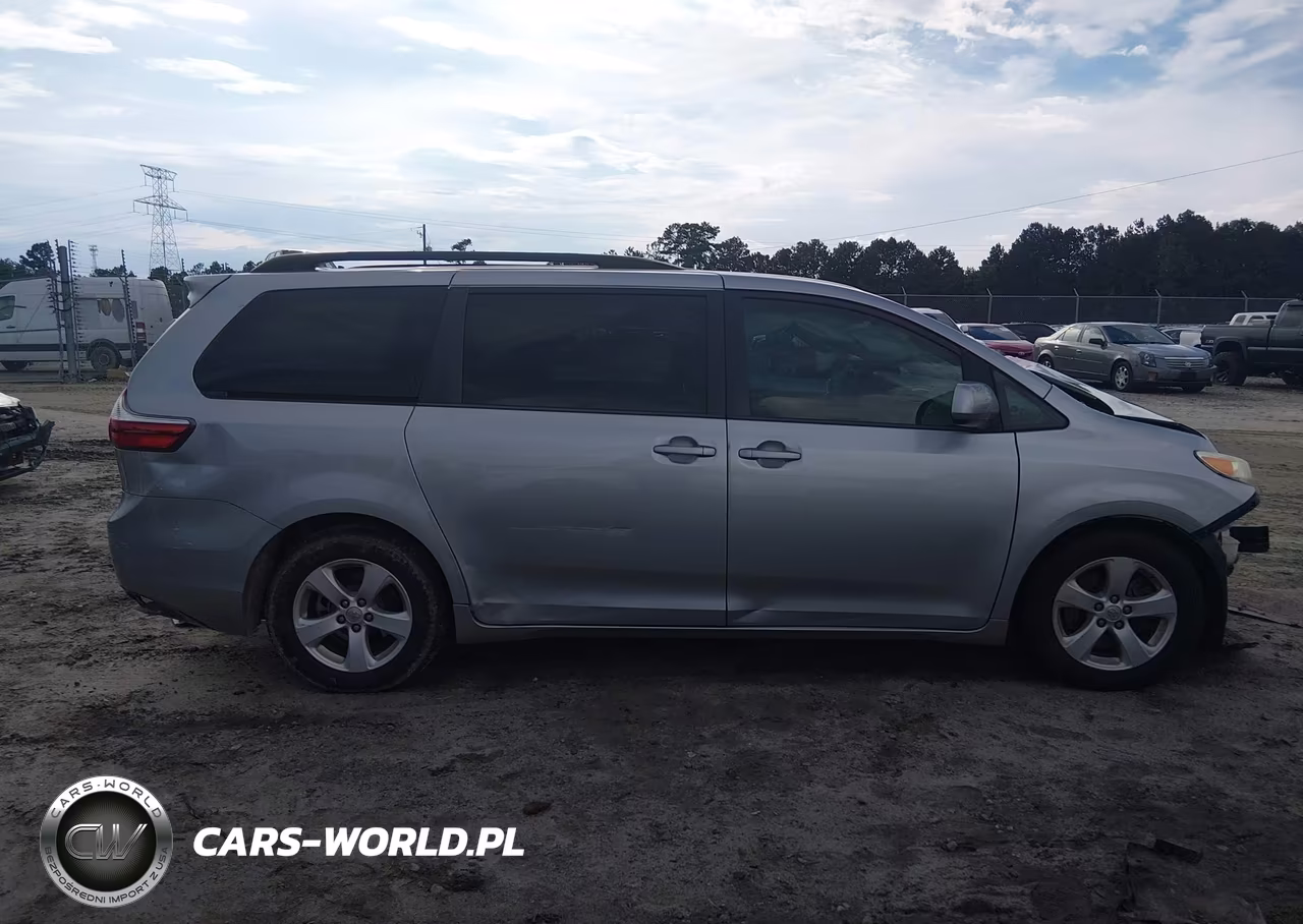 2015 Toyota Sienna Le 8 Passenger VIN:5TDKK3DC7FS543814 - 13