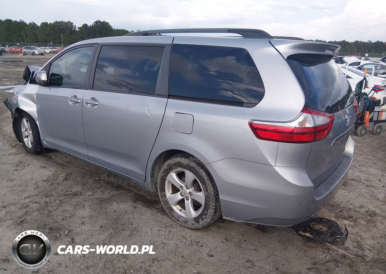 2015 Toyota Sienna Le 8 Passenger VIN:5TDKK3DC7FS543814 - 3