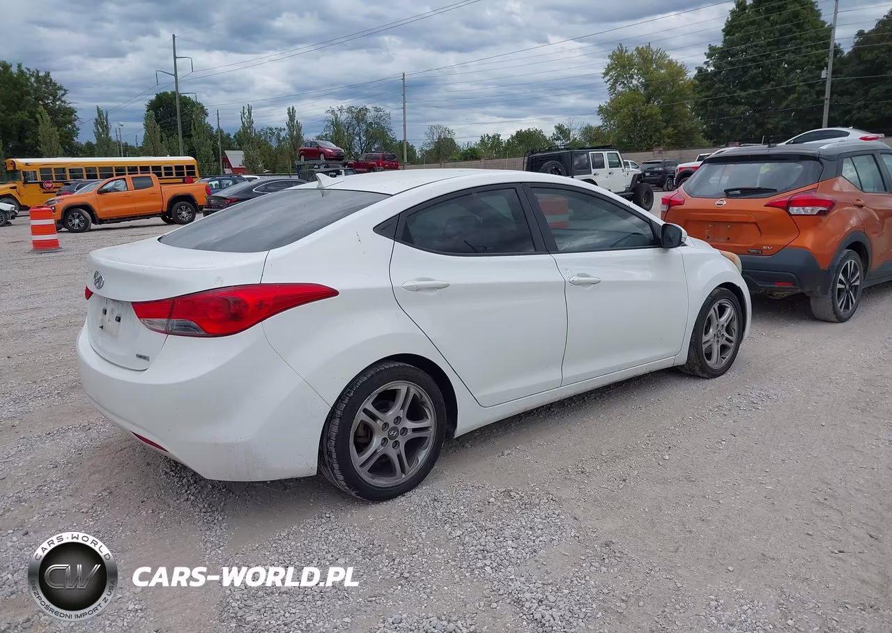 2011 Hyundai Elantra Limited VIN:5NPDH4AE8BH075370 - 4