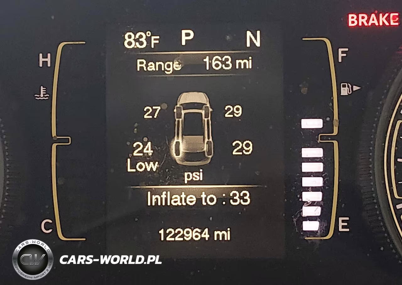 2018 Jeep Cherokee Latitude Plus Fwd VIN:1C4PJLLB7JD561817 - 15