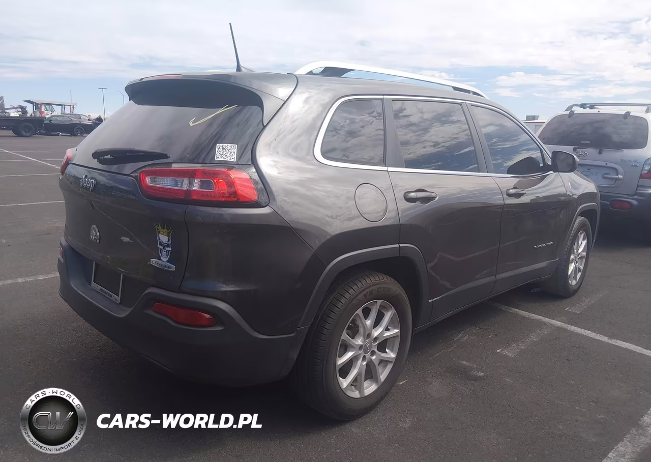 2018 Jeep Cherokee Latitude Plus Fwd VIN:1C4PJLLB7JD561817 - 4