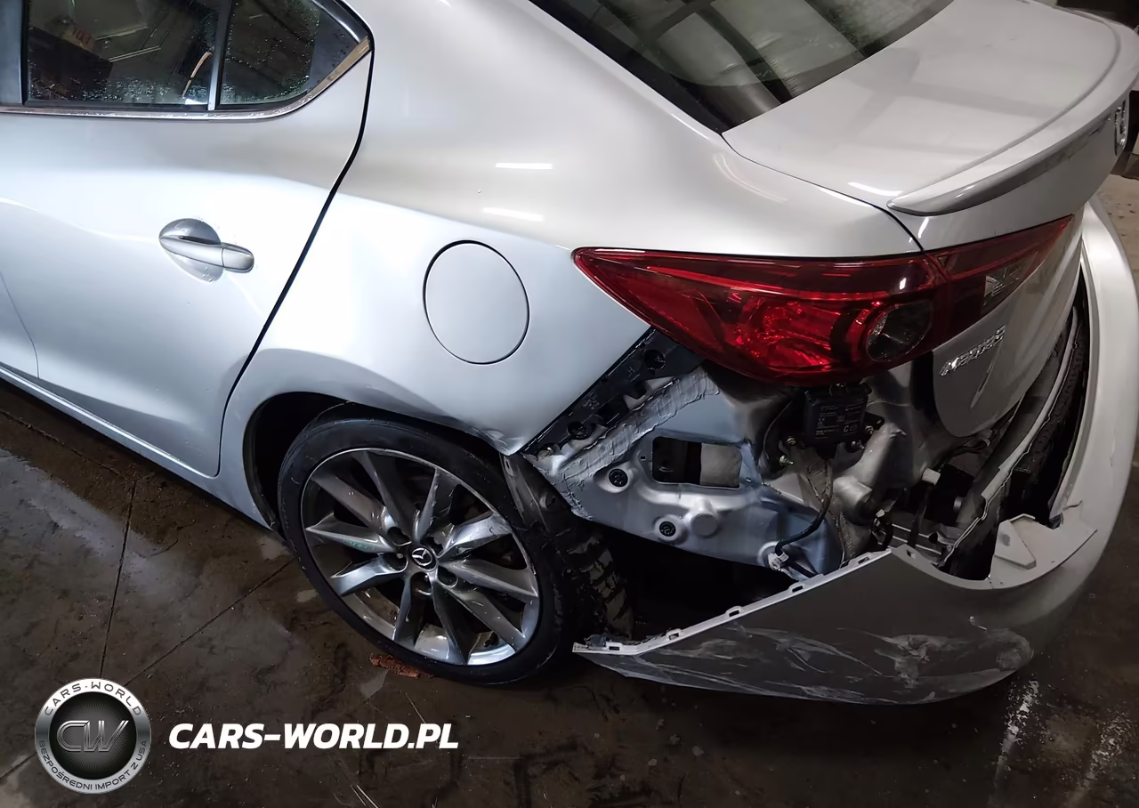 2018 Mazda Mazda3 Touring VIN:3MZBN1V30JM199503 - 18