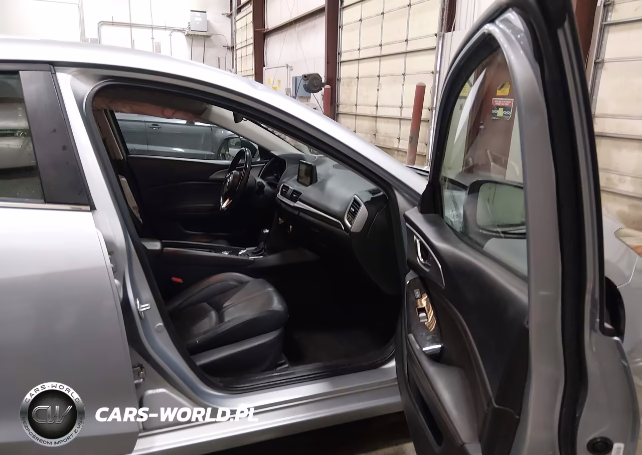 2018 Mazda Mazda3 Touring VIN:3MZBN1V30JM199503 - 5