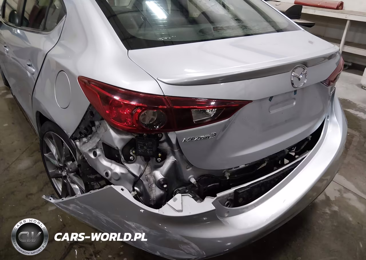 2018 Mazda Mazda3 Touring VIN:3MZBN1V30JM199503 - 6