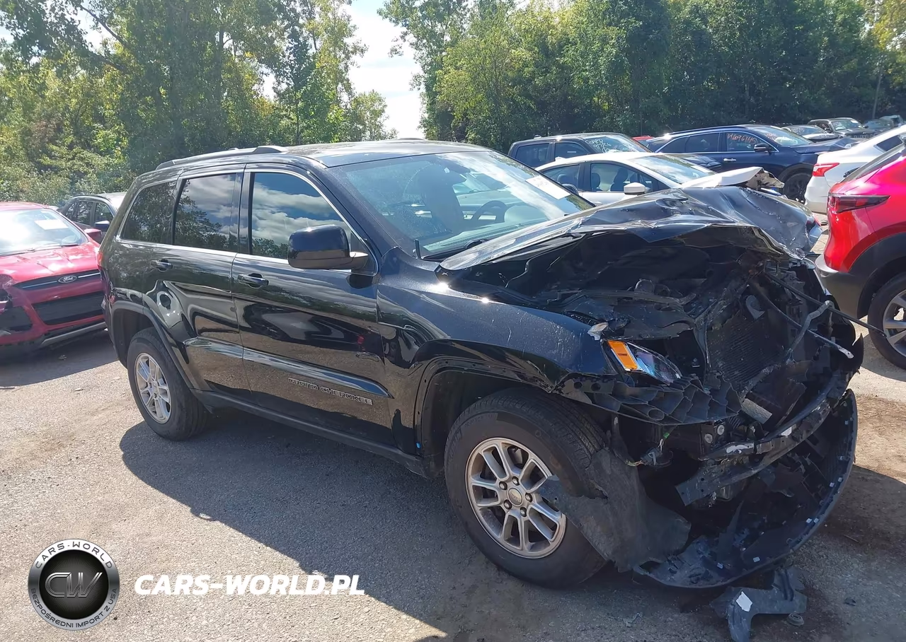 2018 Jeep Grand Cherokee Laredo E 4X4 VIN:1C4RJFAG6JC297956 - 1