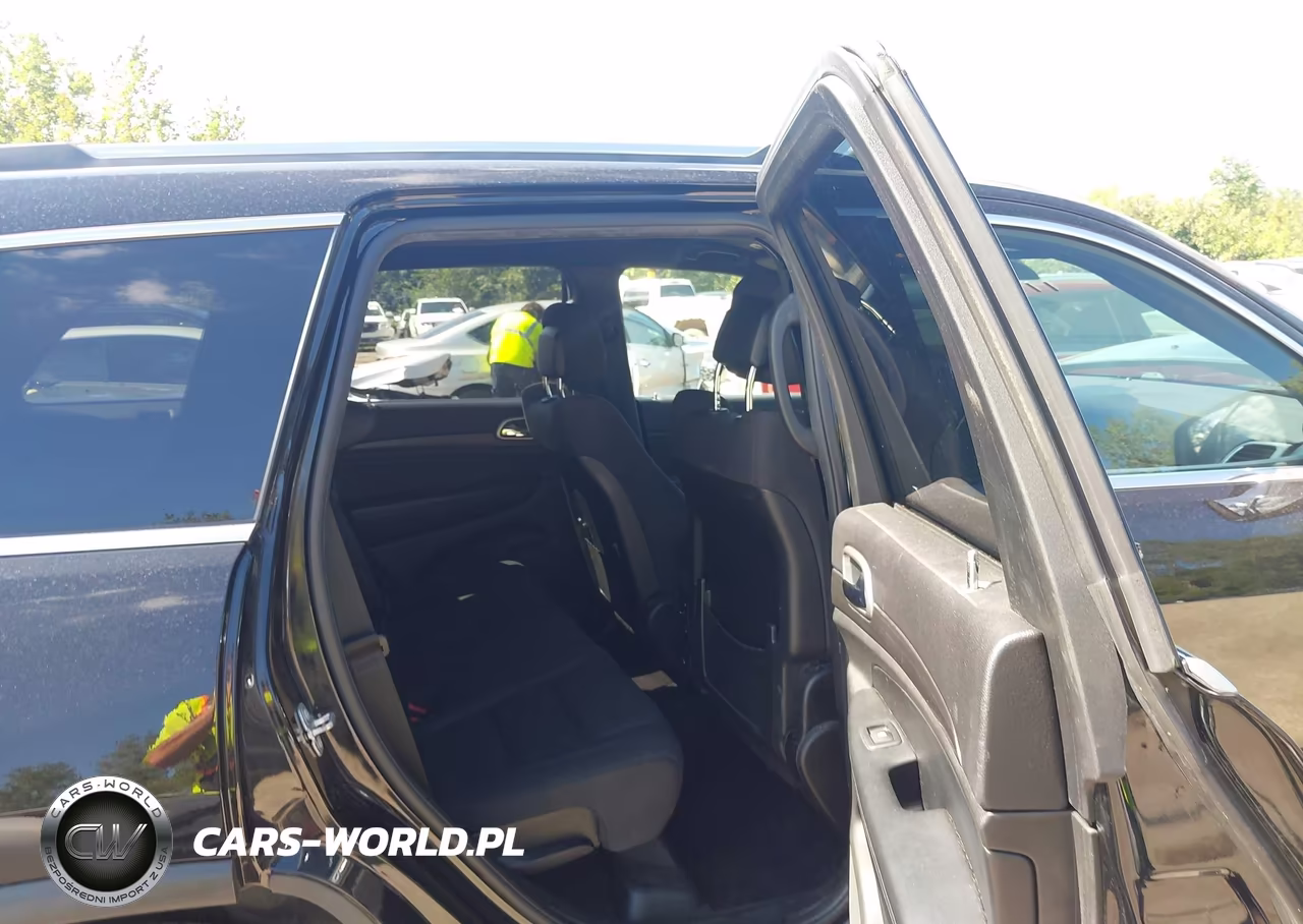 2018 Jeep Grand Cherokee Laredo E 4X4 VIN:1C4RJFAG6JC297956 - 8