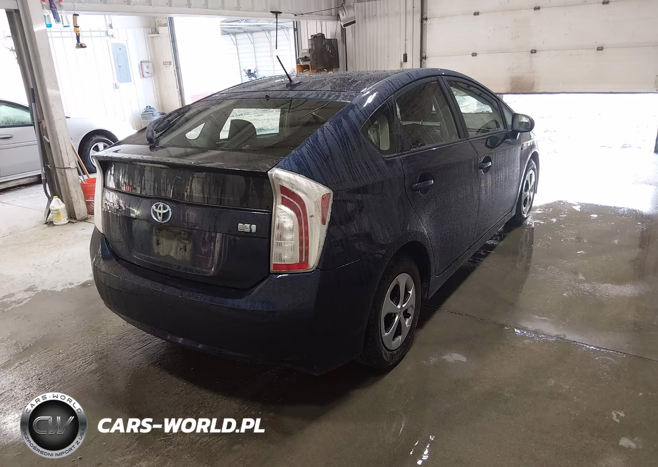 2012 Toyota Prius Three VIN:JTDKN3DU1C1556423 - 4