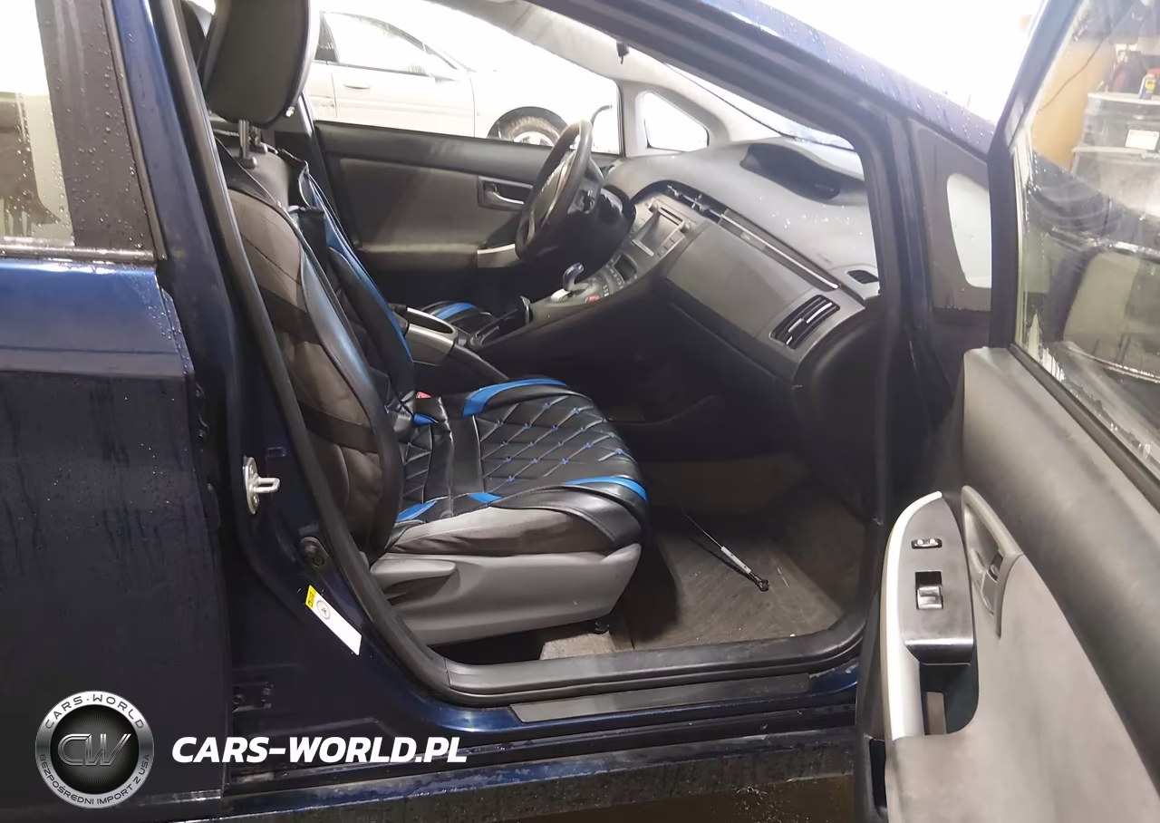 2012 Toyota Prius Three VIN:JTDKN3DU1C1556423 - 5
