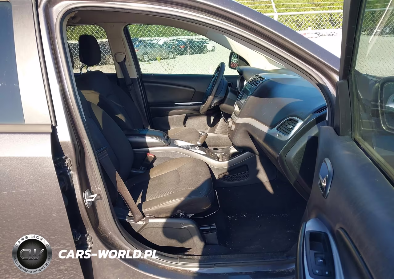 2019 Dodge Journey Se VIN:3C4PDCBB2KT863276 - 5