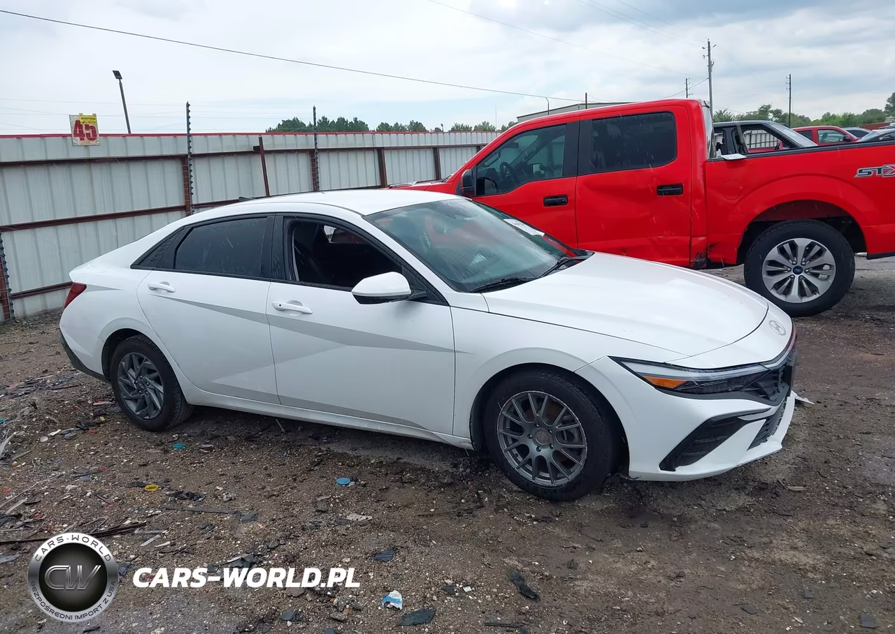 2024 Hyundai Elantra Sel VIN:KMHLM4DGXRU642453 - 13
