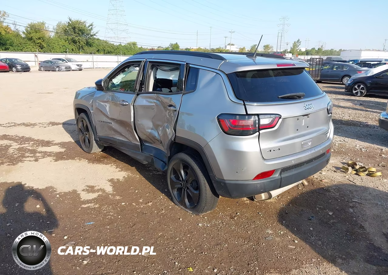 2022 Jeep Compass Latitude Lux 4X4 VIN:3C4NJDFB4NT117528 - 3