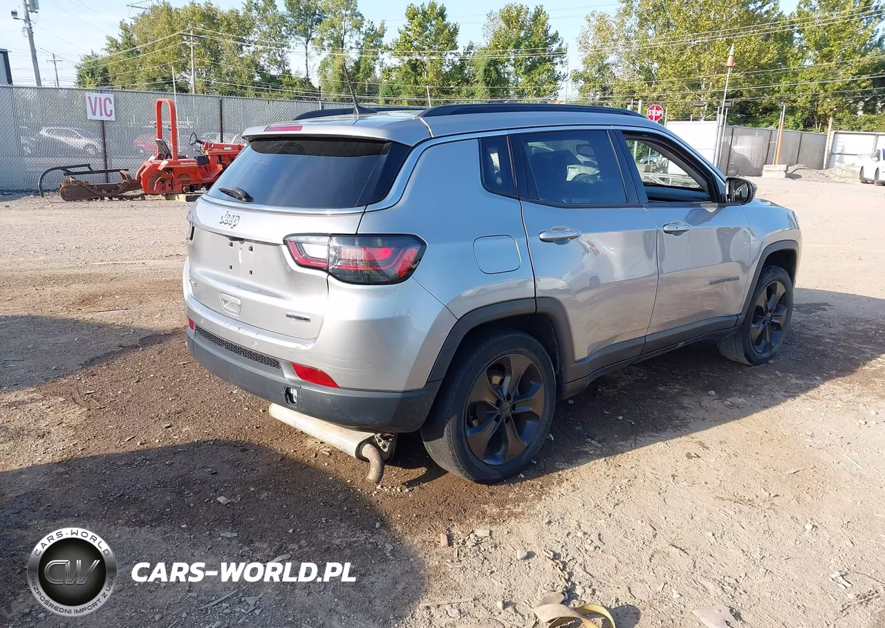 2022 Jeep Compass Latitude Lux 4X4 VIN:3C4NJDFB4NT117528 - 4