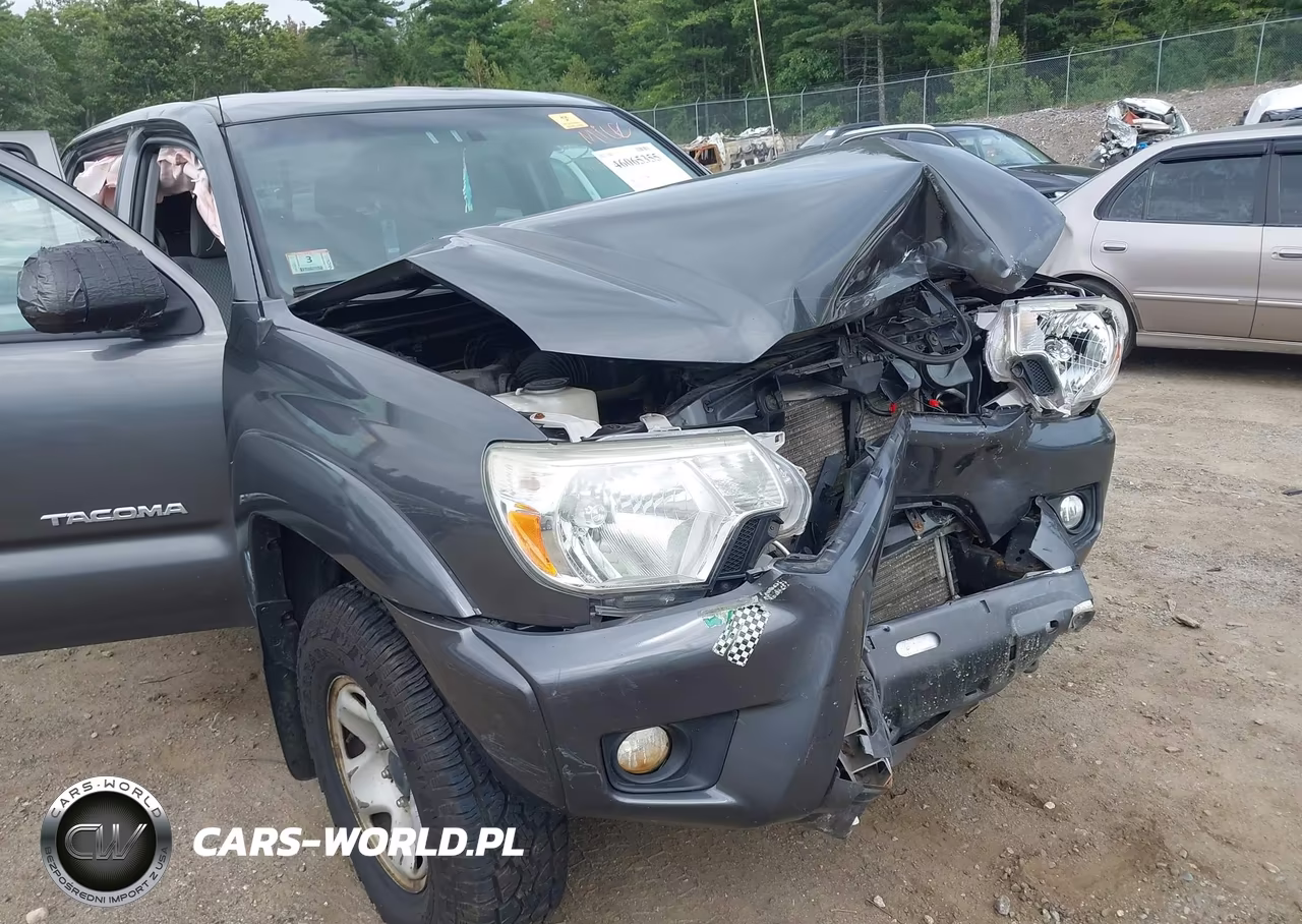 2015 Toyota Tacoma Base V6 VIN:3TMLU4EN3FM203676 - 13